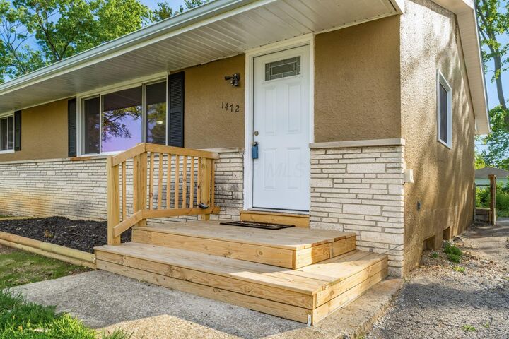 Property Photo:  1472 Picard Road  OH 43227 