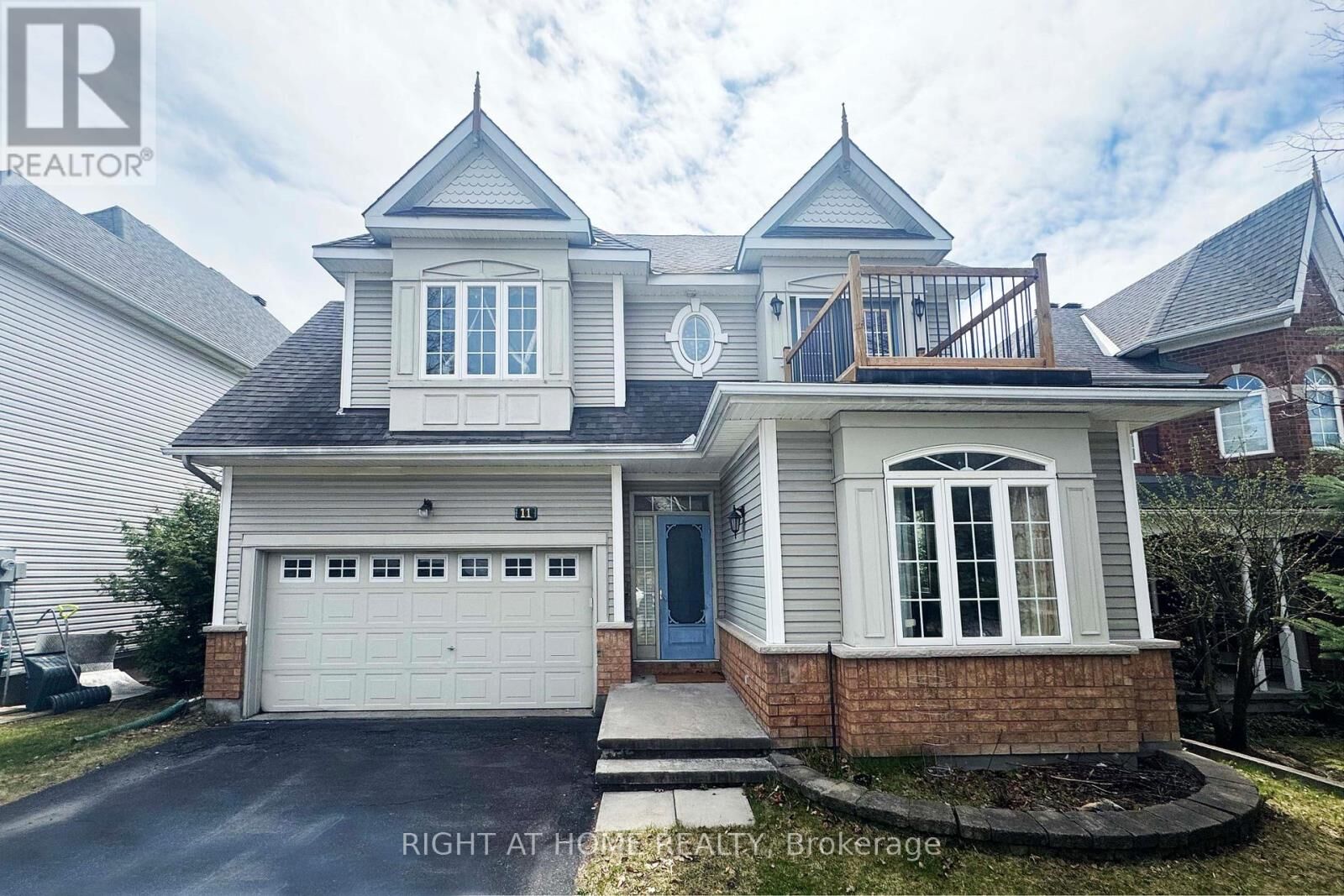 Property Photo:  11 Cheltonia Way  ON K2T 1G1 