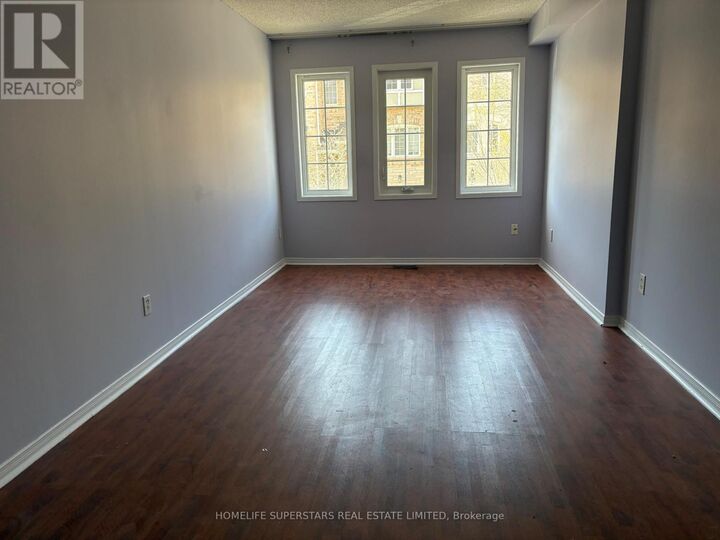 Property Photo:  25 Shining Star Crescent  ON M6M 5L6 
