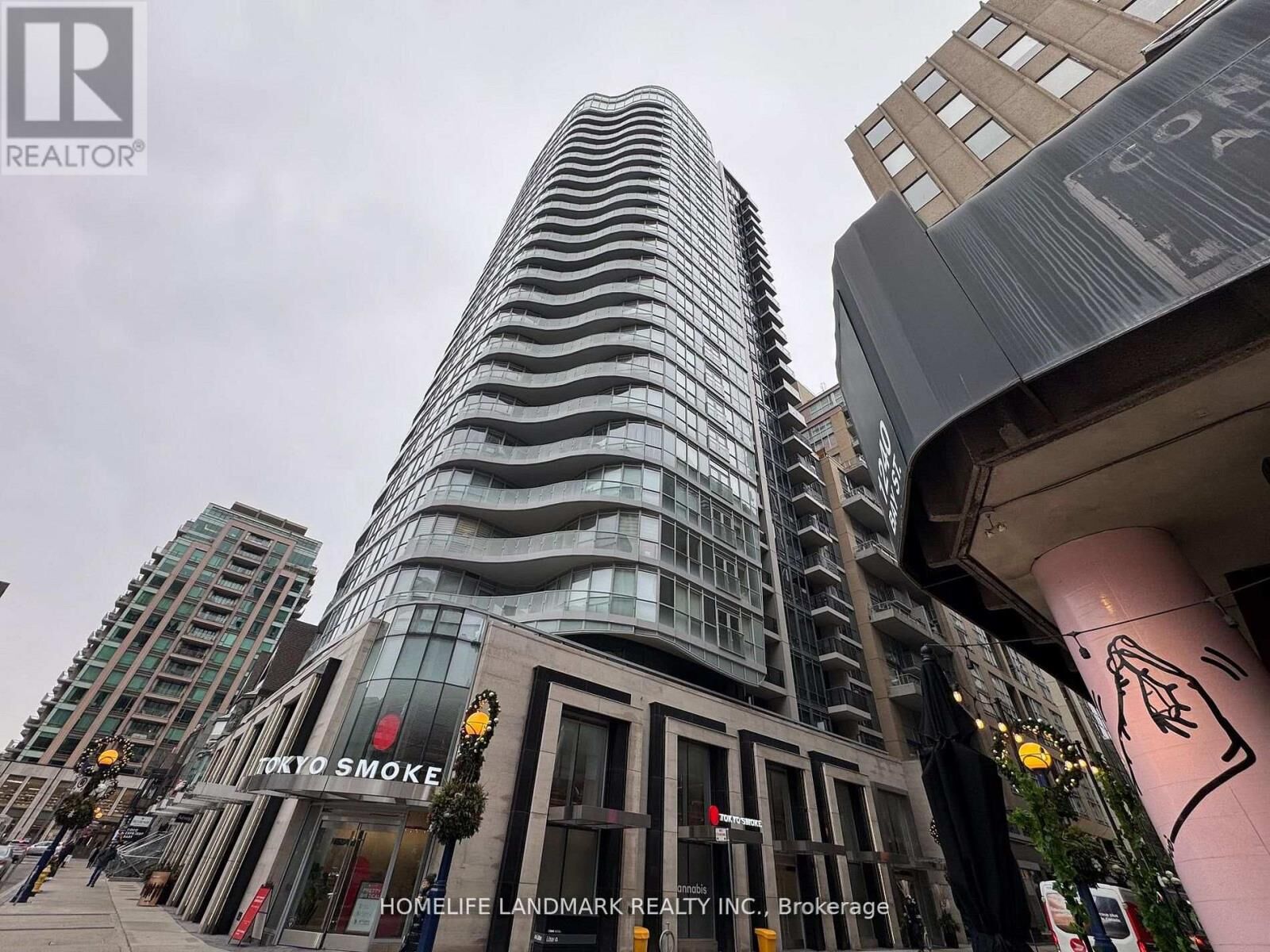 Property Photo:  88 Cumberland Street 1010  ON M5R 0C8 