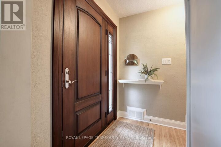 Property Photo:  20 Elderidge Avenue  ON M8Y 2C5 