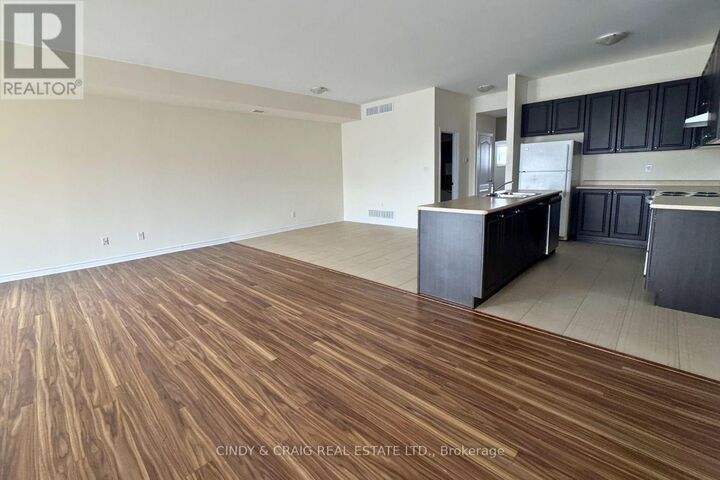 Property Photo:  15 Rosswell Drive 11  ON L1E 0B9 