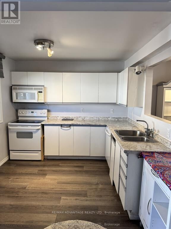 Property Photo:  1318 Highbury Avenue North 71  ON N5Y 5E5 