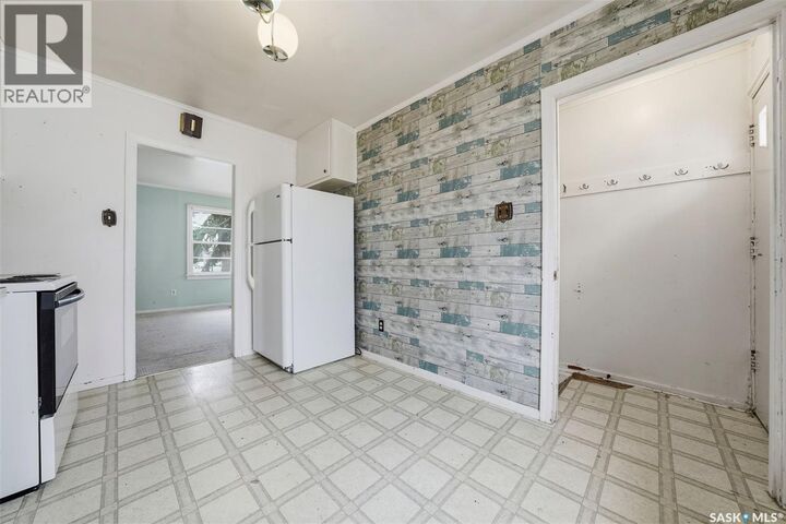 Property Photo:  1240 Main Street E  SK S7H 0L2 