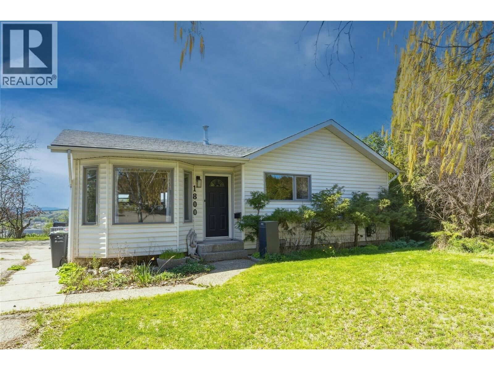 Property Photo: 1800 20 Street BC V1T 9B6