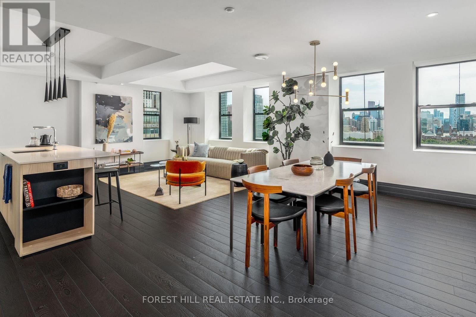 Property Photo:  2 Avenue Road 1505  ON M5R 0C6 