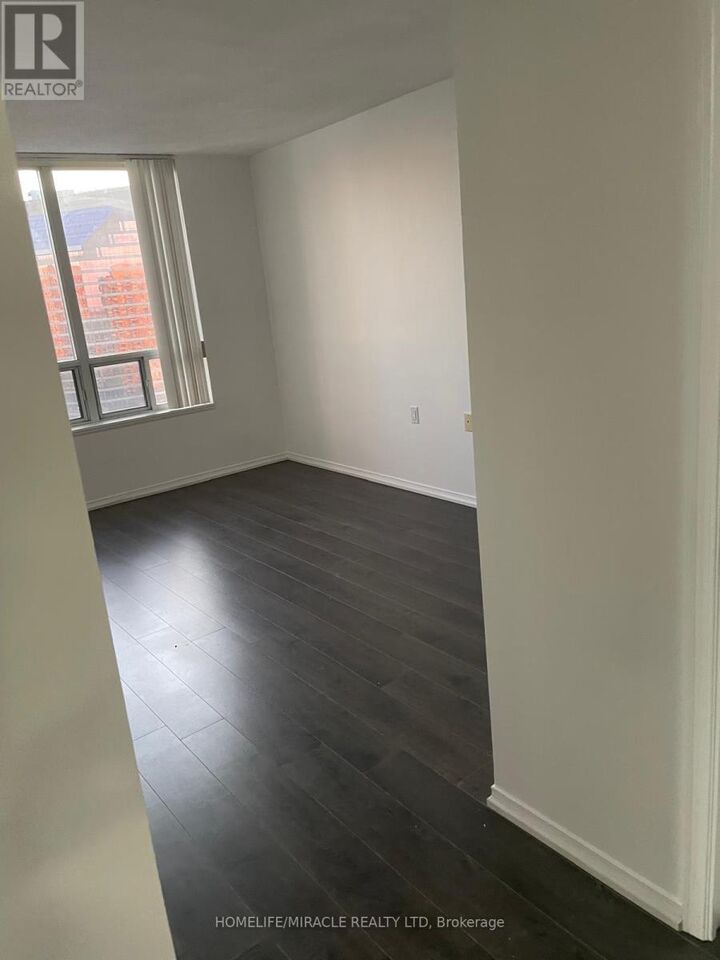Property Photo:  35 Finch Avenue East Ph 201  ON M2N 6Z8 