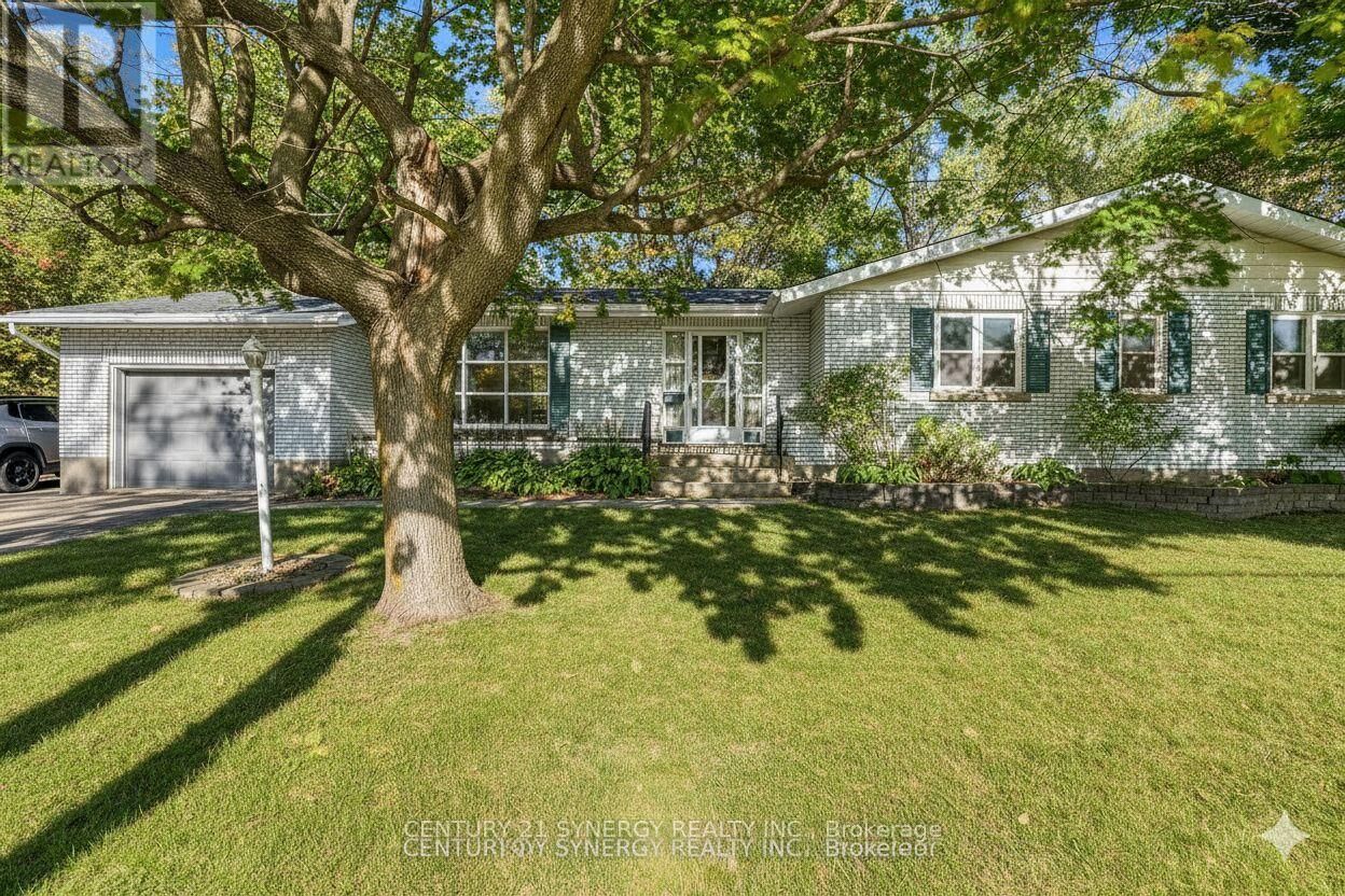 Property Photo:  55 Drummond Street West  ON K7H 2J9 
