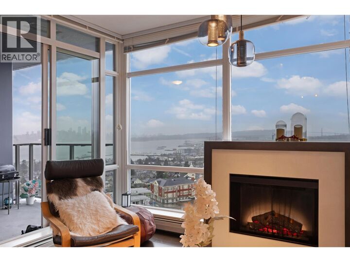 Property Photo:  1320 Chesterfield Avenue 1304  BC V7M 0A6 