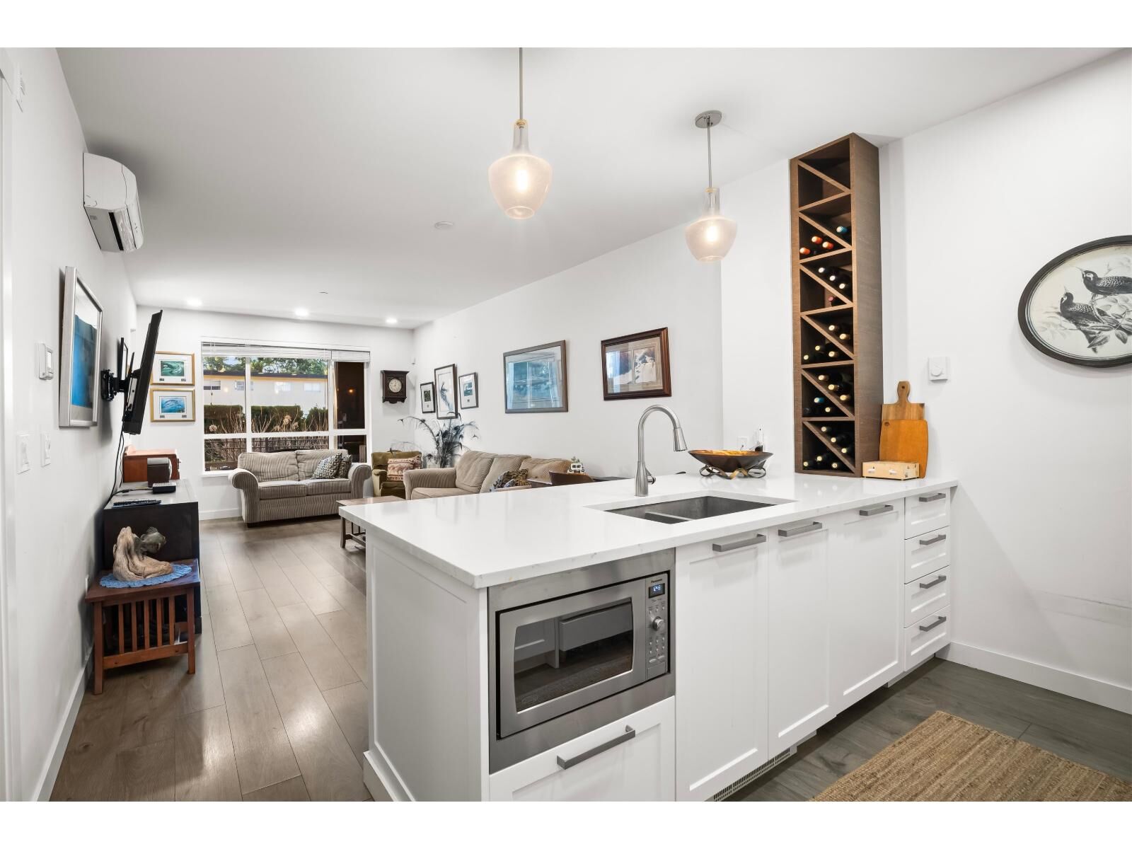Property Photo:  33540 Mayfair Avenue 105  BC V2S 0J3 
