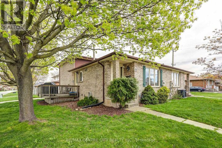 Property Photo:  456 Wellington Street  ON N5R 5X8 