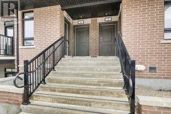 Property Photo:  320 Tulum Crescent F  ON K2S 0W1 