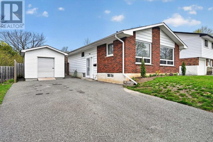 Property Photo:  1941 Croftdale Crescent  ON K9K 1J7 