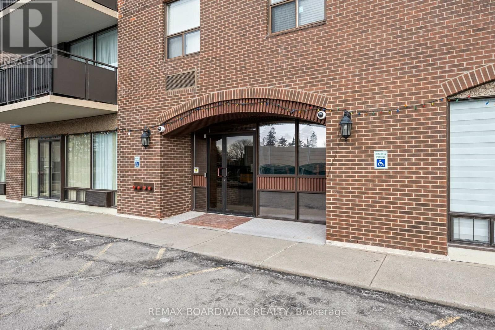 Property Photo:  1190 Richmond Road 502  ON K2B 8J3 