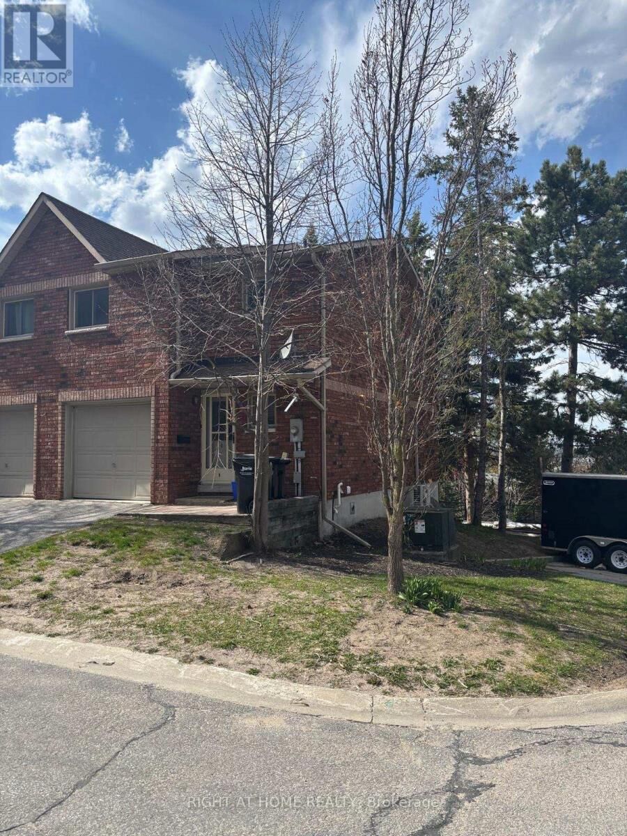 Property Photo: 9 Quail Crescent ON L4N 6X1