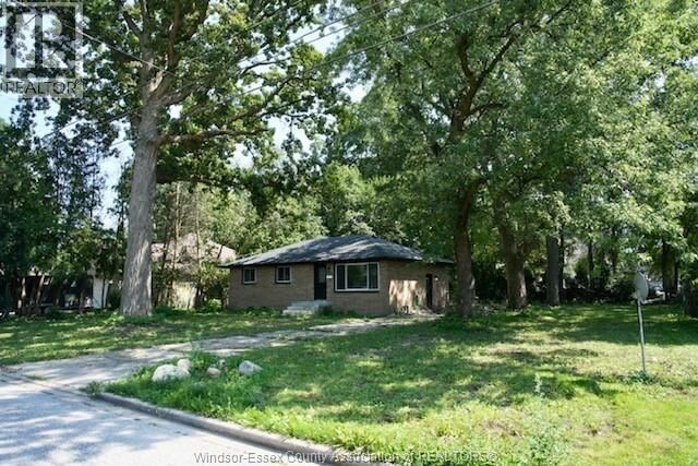 Property Photo:  955 Roseland  ON N9G 1T9 