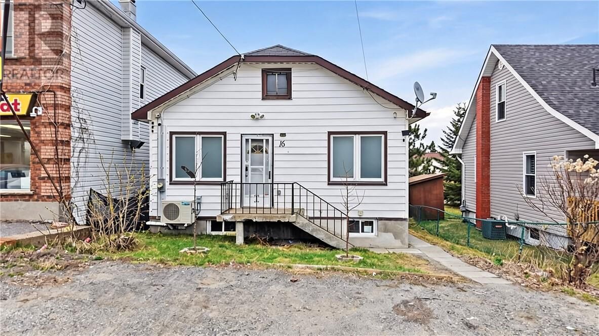 Property Photo:  16 Clemow Avenue  ON P3C 3H1 