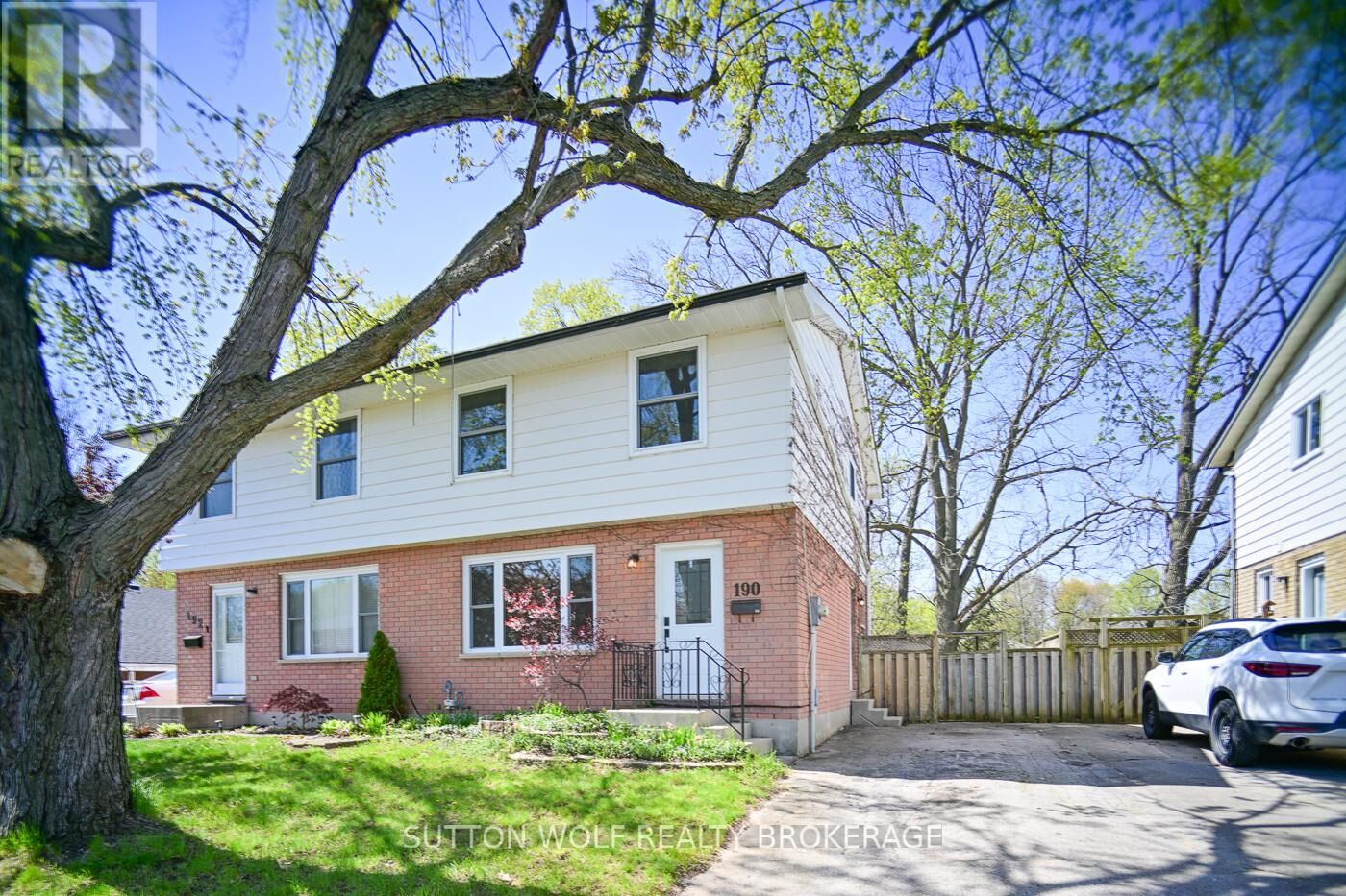 Property Photo:  190 Southfield Drive  ON N7G 3V4 