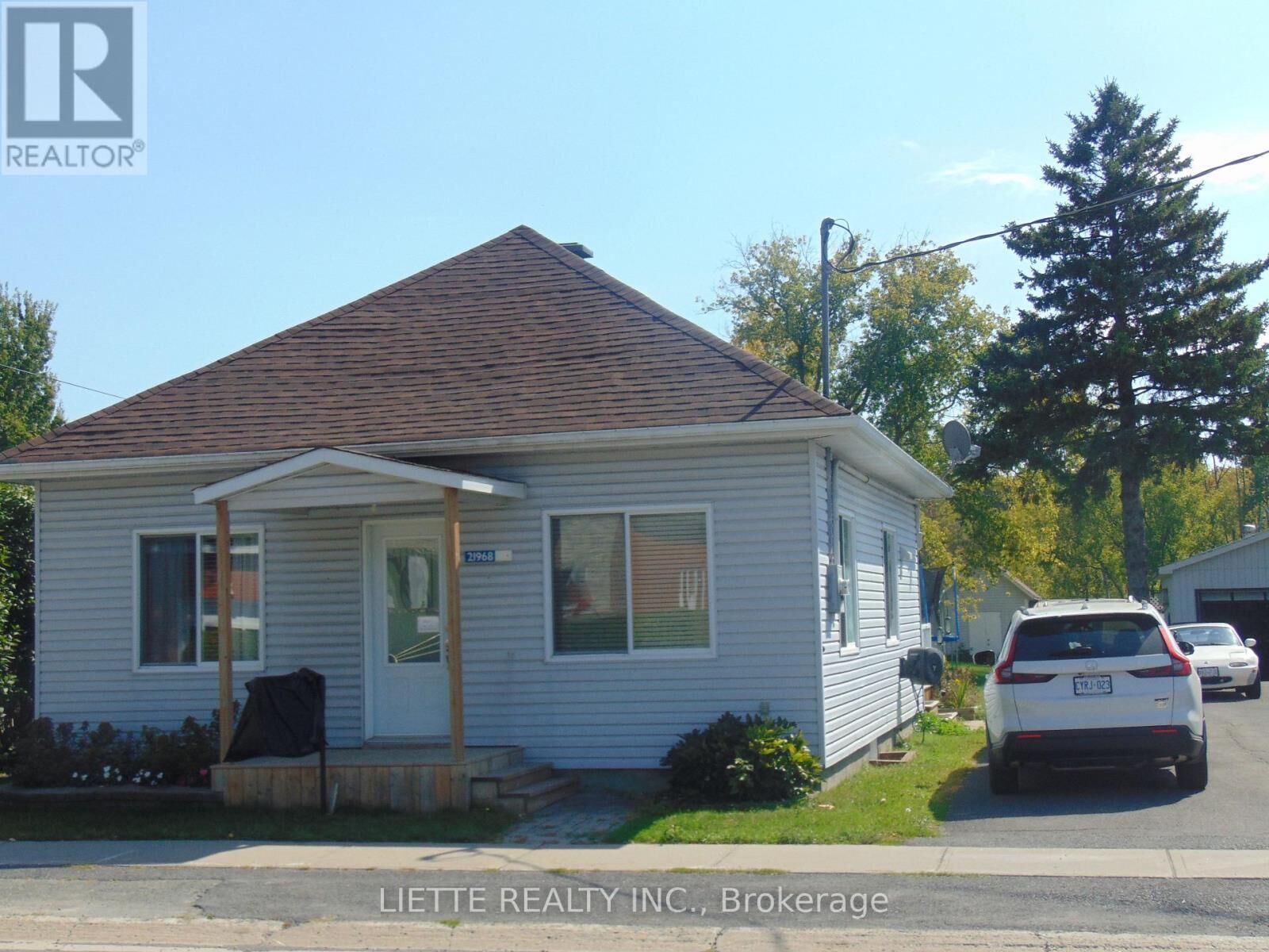 Property Photo:  21968 Main Street  ON K0B 1H0 