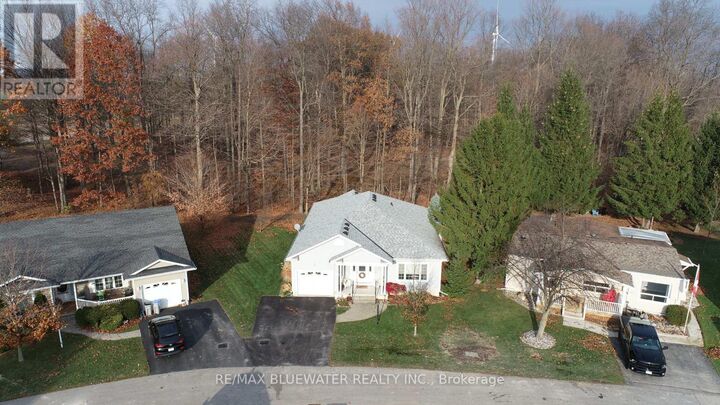 Property Photo:  363 Shannon Boulevard  ON N0M 1T0 