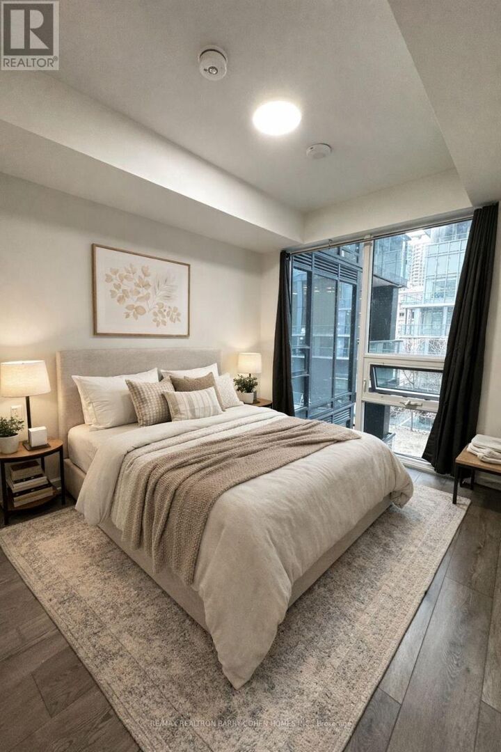 Property Photo:  117 Broadway Avenue 421  ON M4P 1V3 