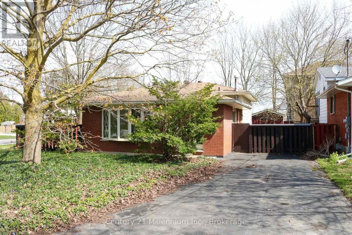 Property Photo:  620 16th Street East  ON N4K 1Y7 