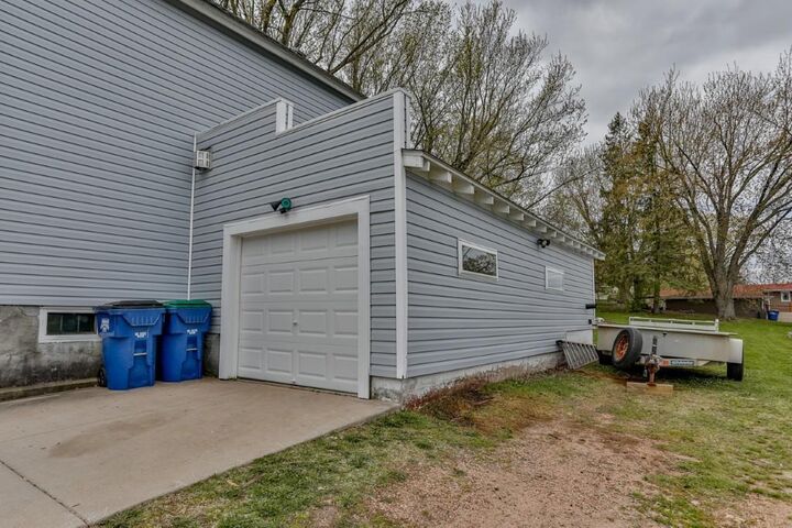 Property Photo:  709 Pine Street  WI 54448 