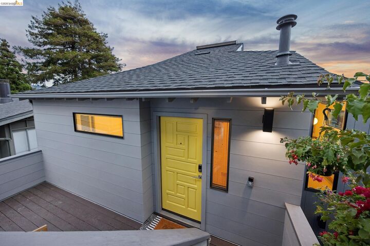 Property Photo:  862 Hillside Ave  CA 94706 