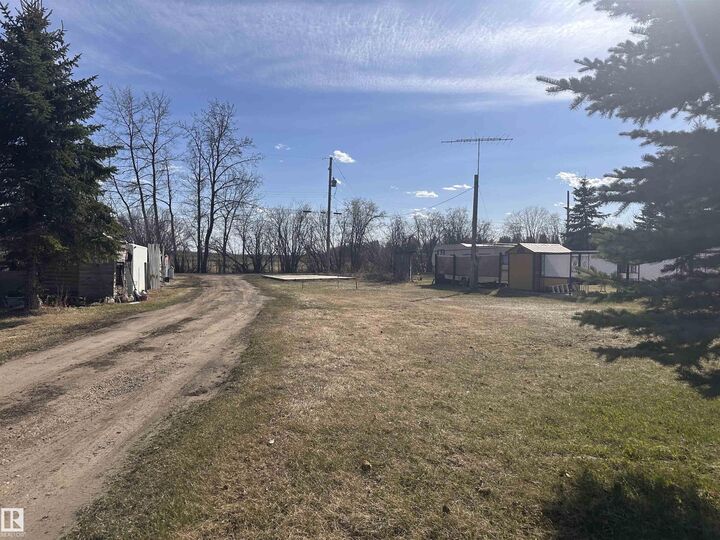 Property Photo:  5211 50 Avenue  AB T0G 0Y0 