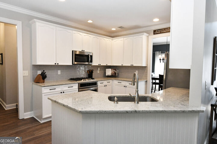 Property Photo:  1025 Fairview Club Circle  GA 30019 