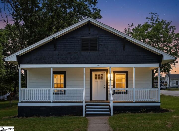 Property Photo:  402 Elm Street  SC 29340 