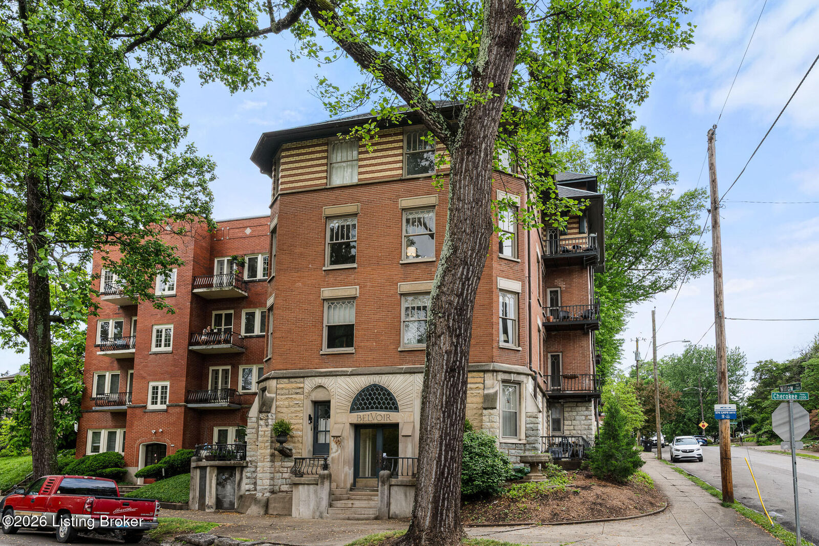 Property Photo: 2229 Cherokee Pkwy Apt H KY 40204