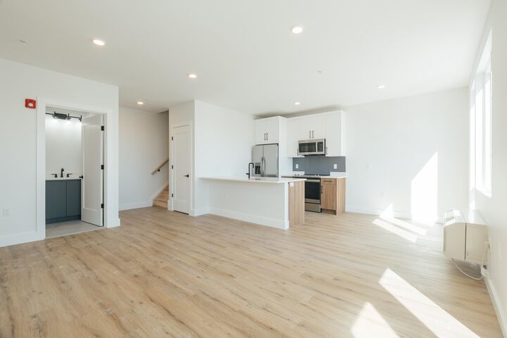 Property Photo:  67 Martin Luther King Blvd 204  NJ 07104 