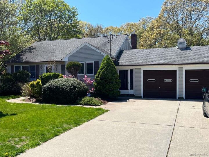 Property Photo:  370 Washington Avenue  NY 11772 