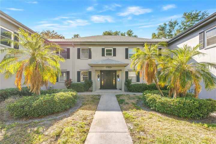 Property Photo:  6960A Sunset Drive S 1B  FL 33707 