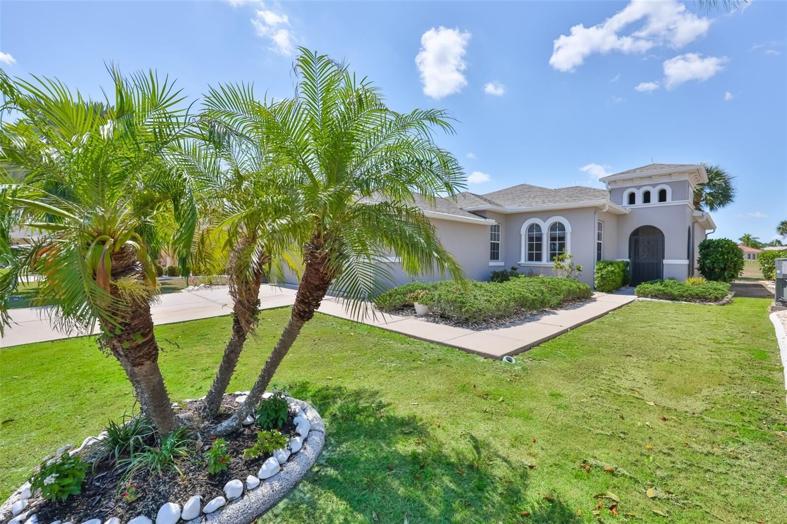 Property Photo:  448 Noble Faire Drive  FL 33573 