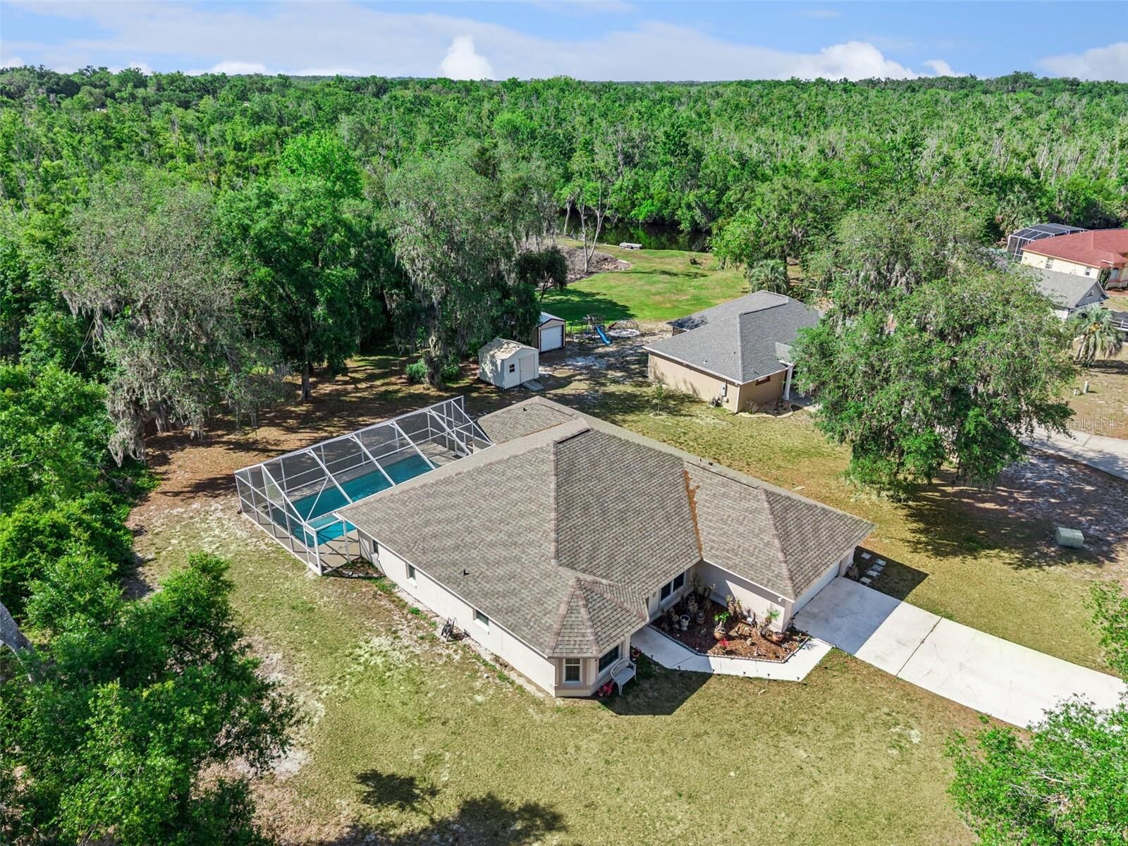 Property Photo:  35401 Willow Circle  FL 34731 
