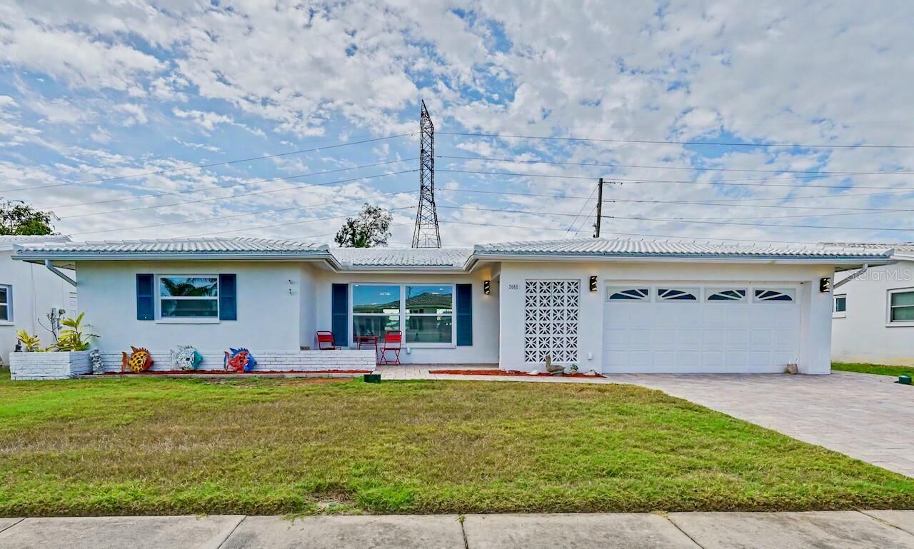 Property Photo: 3662 97th Avenue N FL 33782
