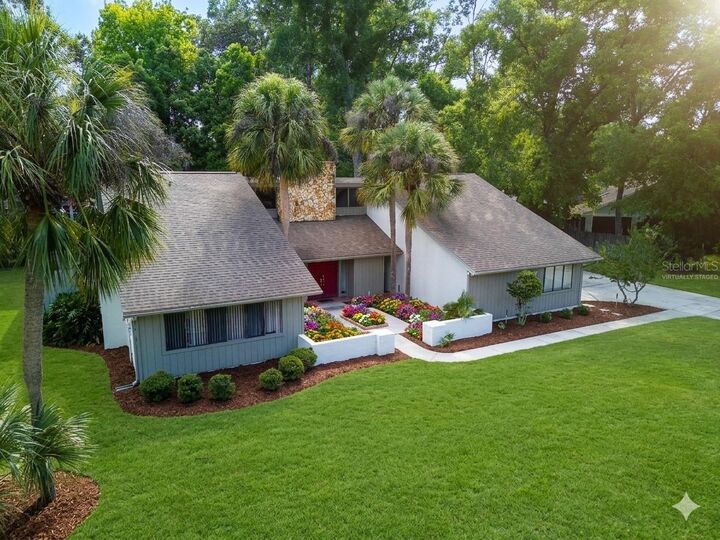 Property Photo: 816 Pine Shadow Drive FL 32712