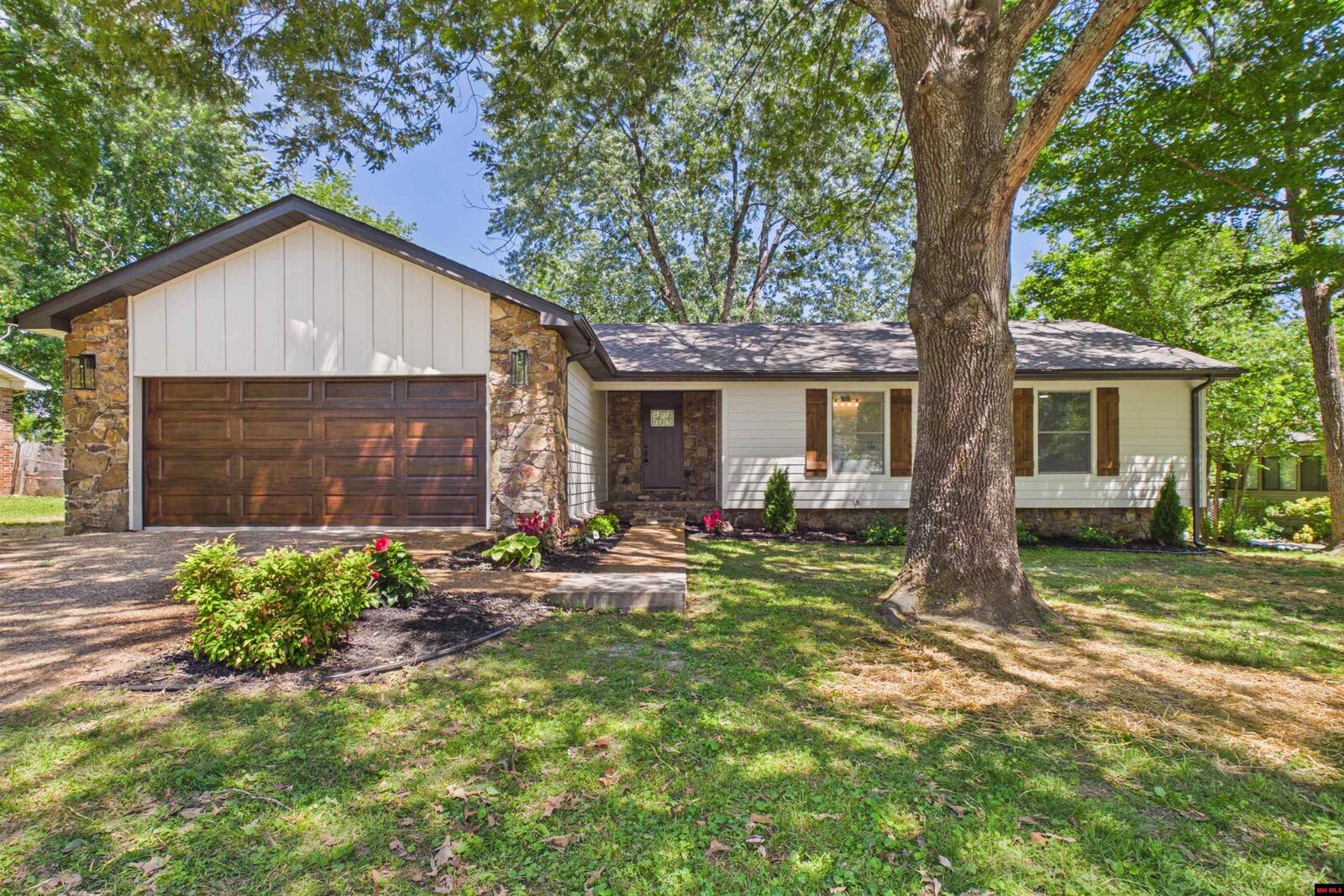 Property Photo:  1415 Conway Street  AR 72653 