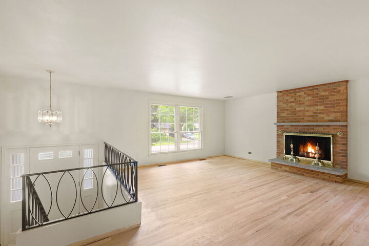 Property Photo:  533 Bahama Lane  IL 60193 