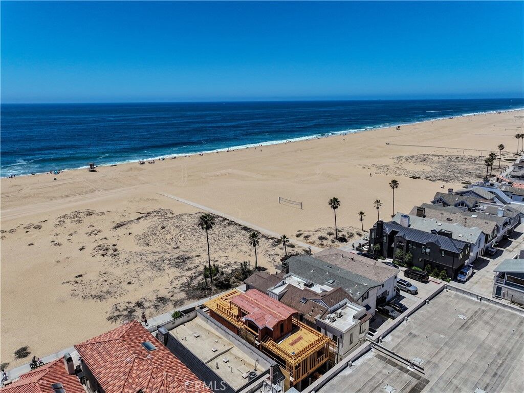 Property Photo: 306 E Oceanfront CA 92661