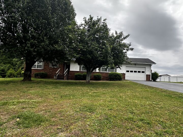 Property Photo: 1580 Branch Drive TN 38464