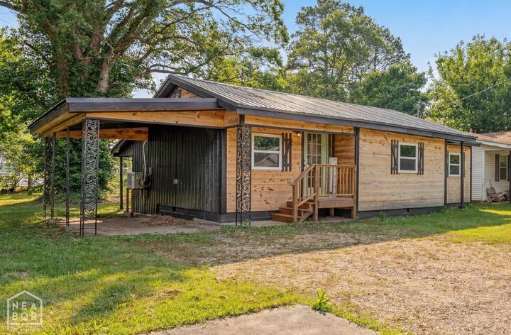 Property Photo:  206 W Pearl Street  AR 72450 