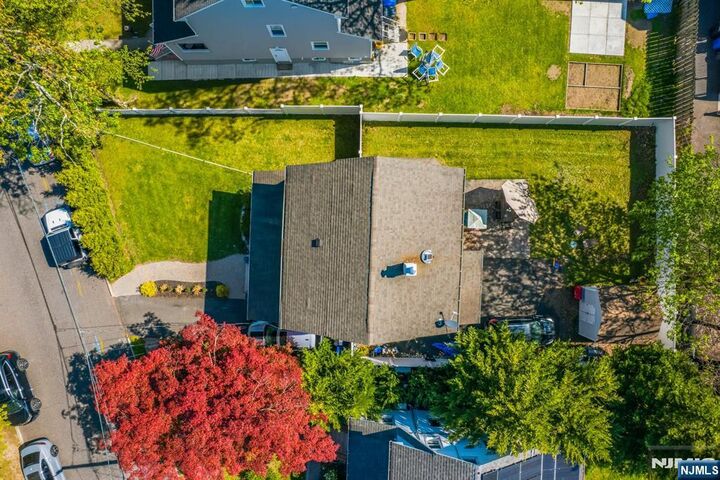 Property Photo:  174 Morris Avenue  NJ 07631 