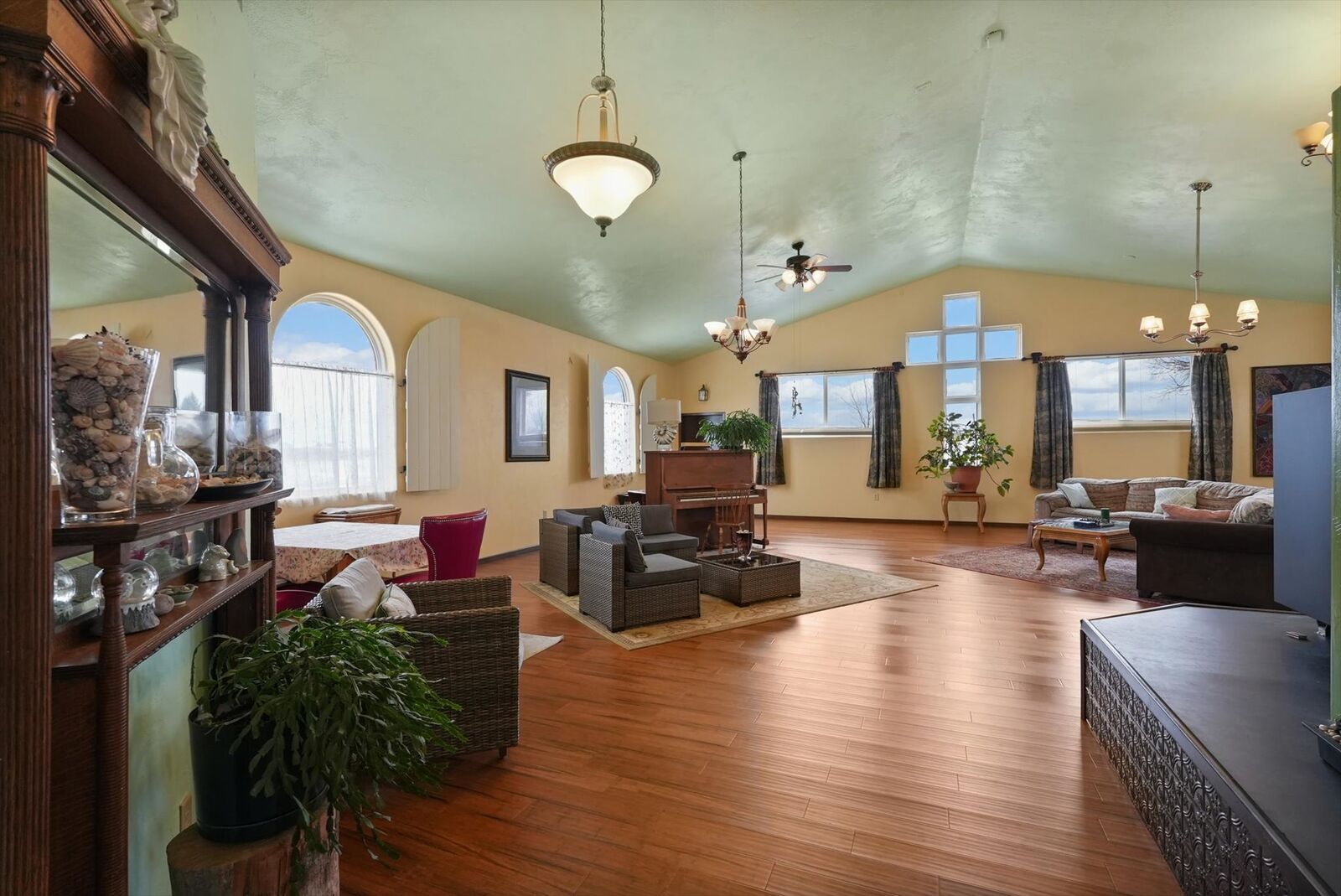 Property Photo:  529 3rd Avenue  MT 59865 