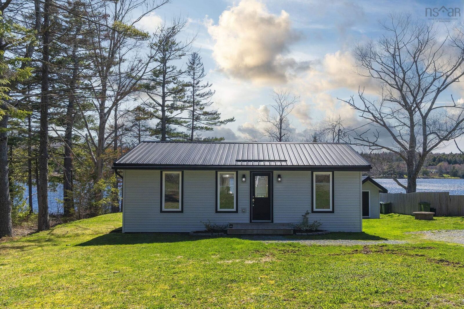 Property Photo:  1392 Beaverbank Road  NS B4G 1E8 