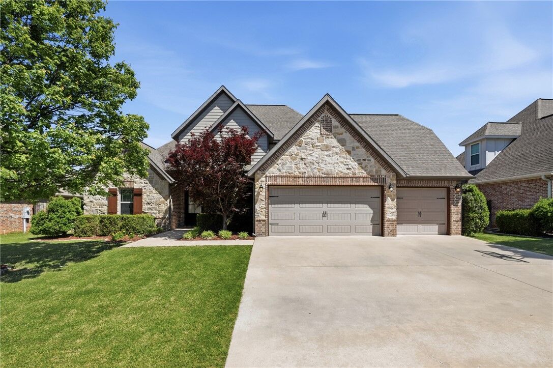 Property Photo:  3901 Lexington Drive  AR 72758 