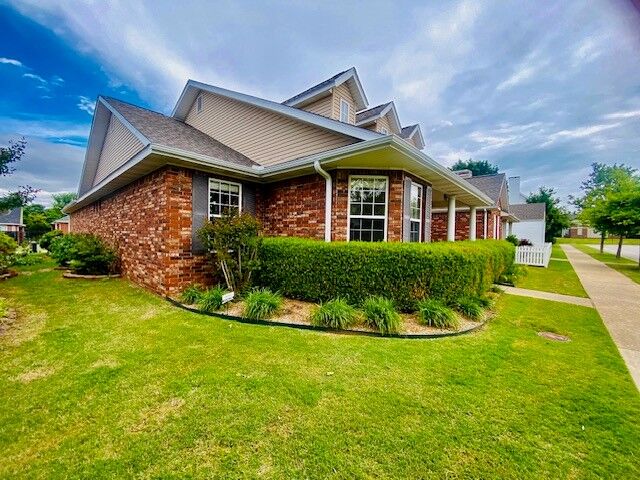 Property Photo:  6872 Young Farm Avenue  AR 72762 