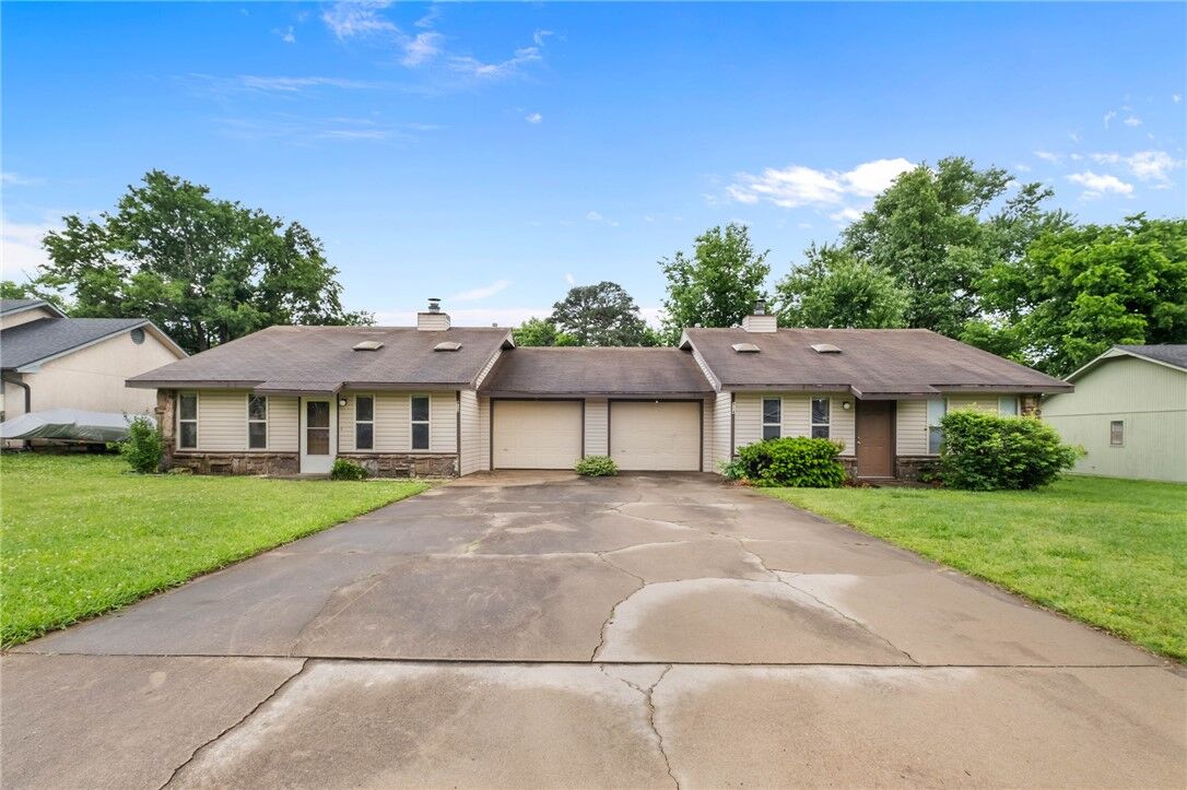 Property Photo:  912 / 914 N Century Drive  AR 72756 